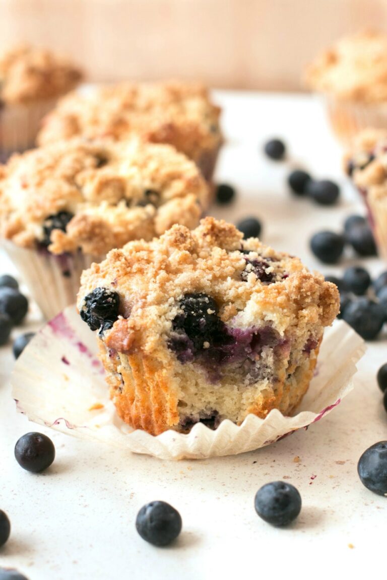 Easy Blueberry Crumb Muffins – Cookin' with Mima
