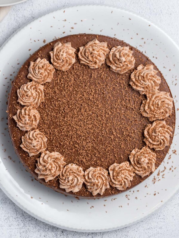 the whole chocolate cheesecake on a plate