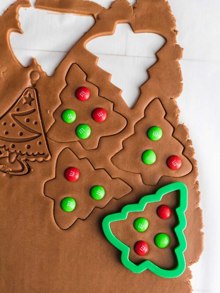 Gingerbread Christmas Tree Cookies - Cookin' with Mima