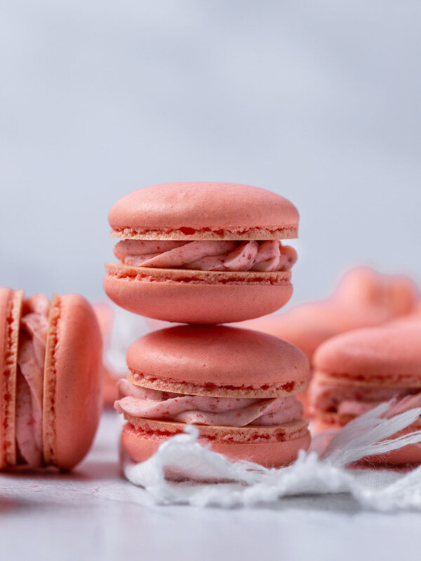 Strawberry Macarons – Cookin' with Mima