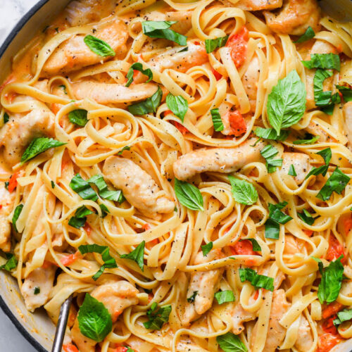 Creamy Tomato Basil Chicken Pasta – Cookin' with Mima