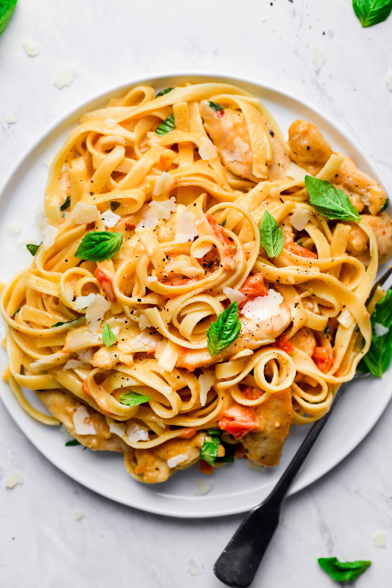 Creamy Tomato Basil Chicken Pasta Cookin With Mima