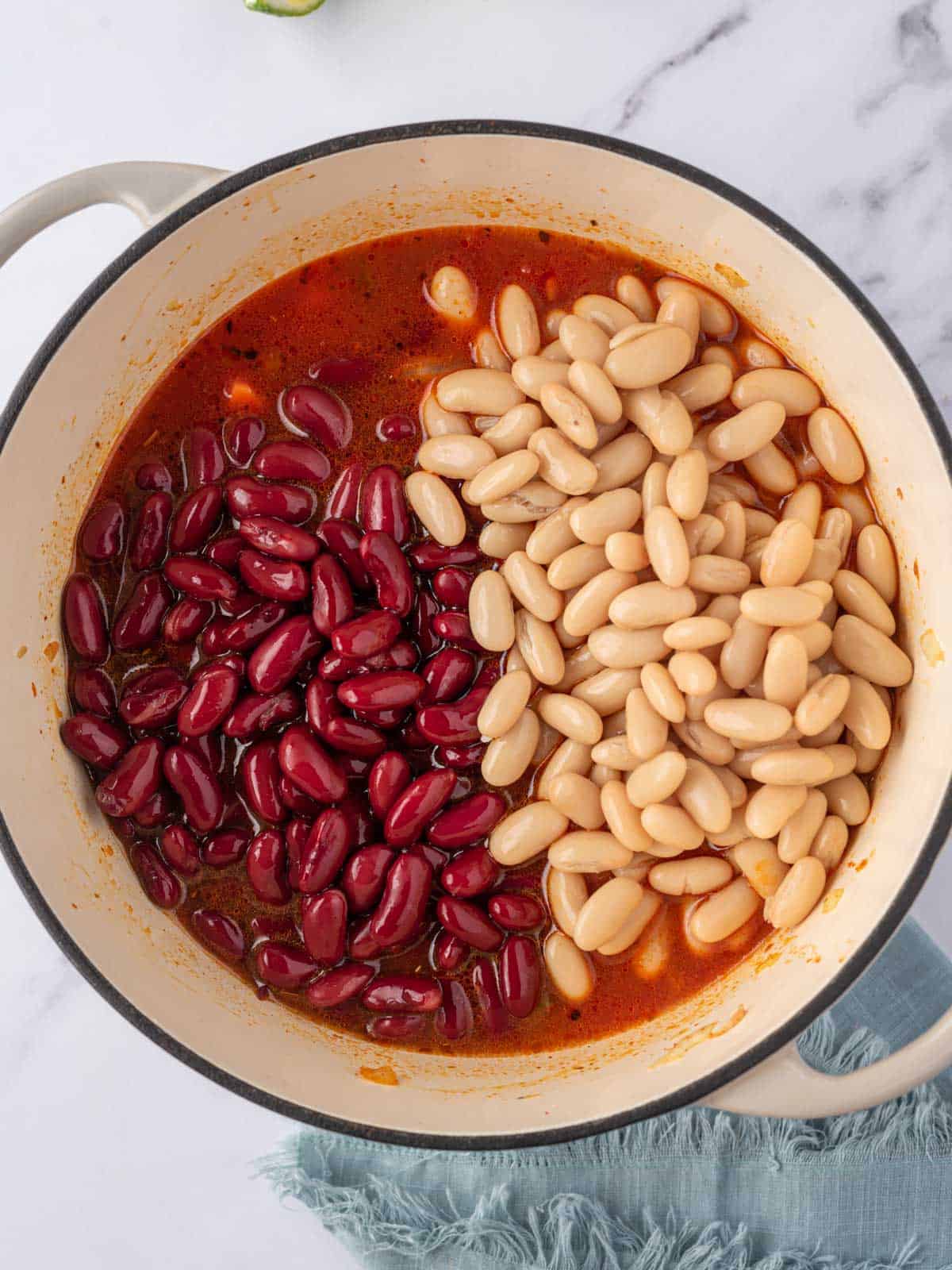 Easy Vegan Chili Recipe (Bean Chili) – Cookin' with Mima