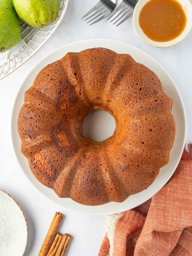 Easy and Moist Pear Bundt Cake – Cookin' with Mima